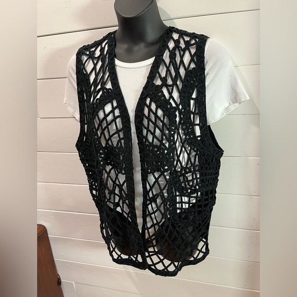 ❣️🖤 LAURA DANIELS Vintage Metallic Crochet Overlay Tank – Size 1X - Picture 2 of 9
